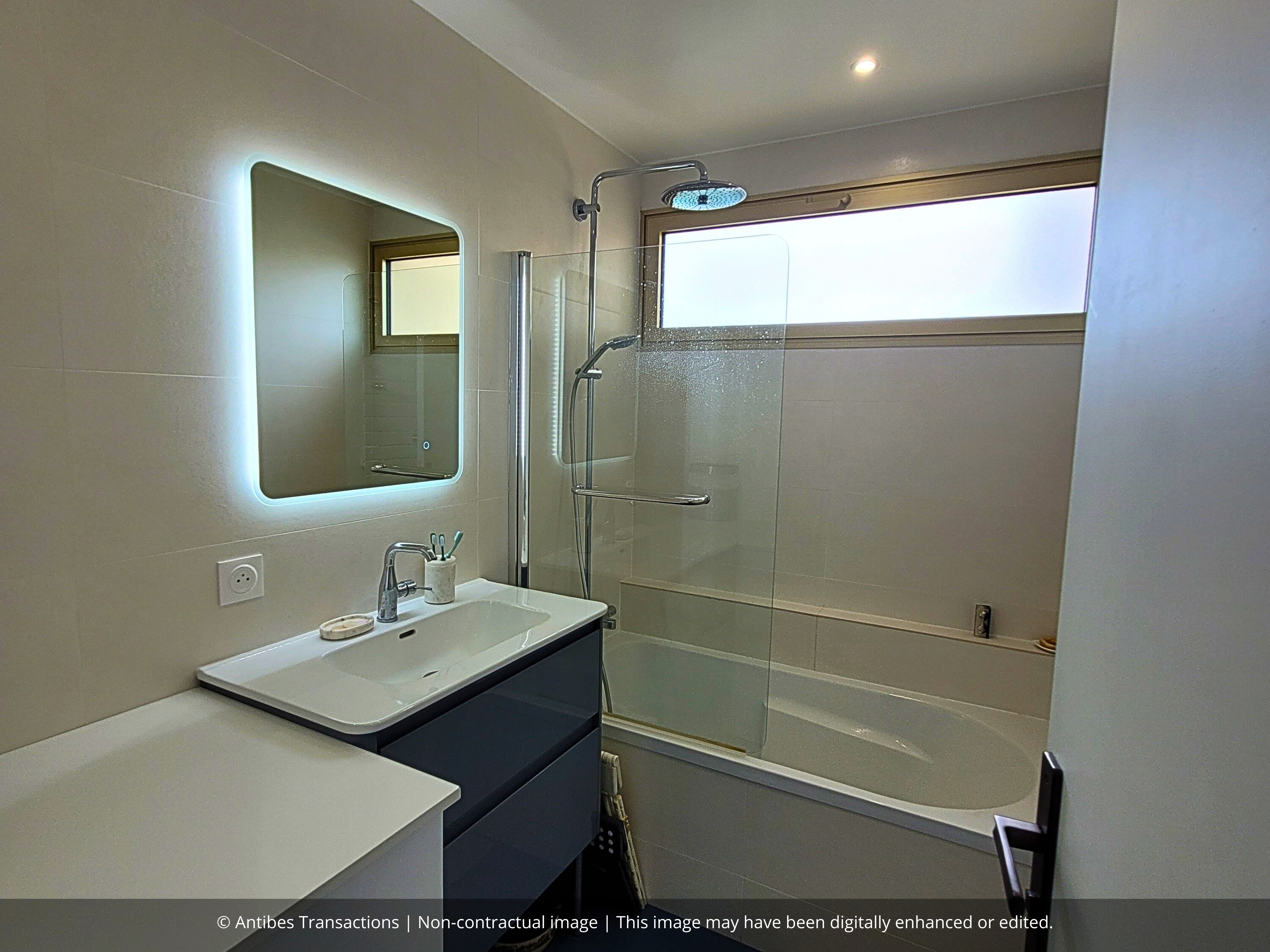 View of the apartment's bathroom