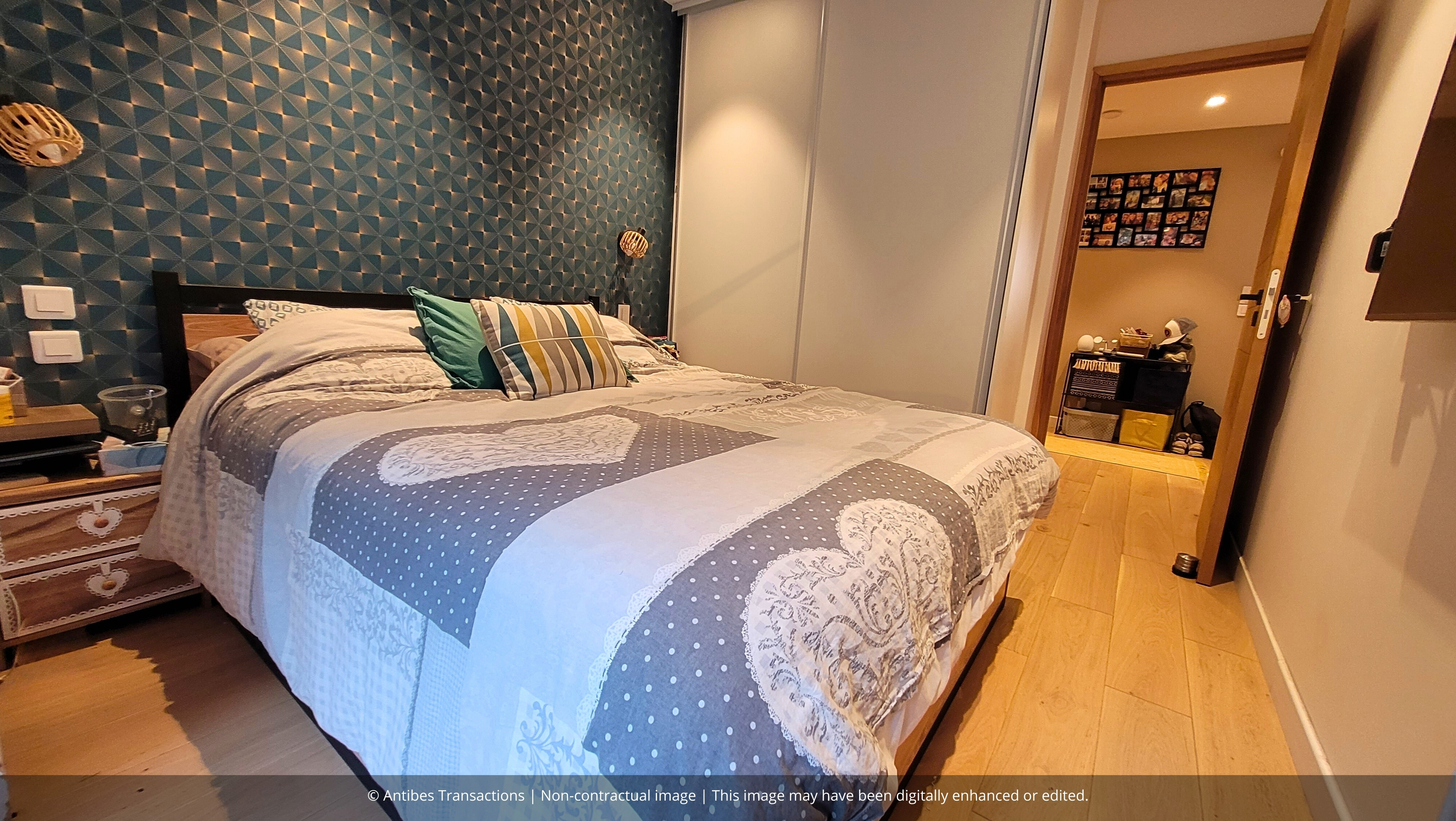 Bedroom of over 9 m²