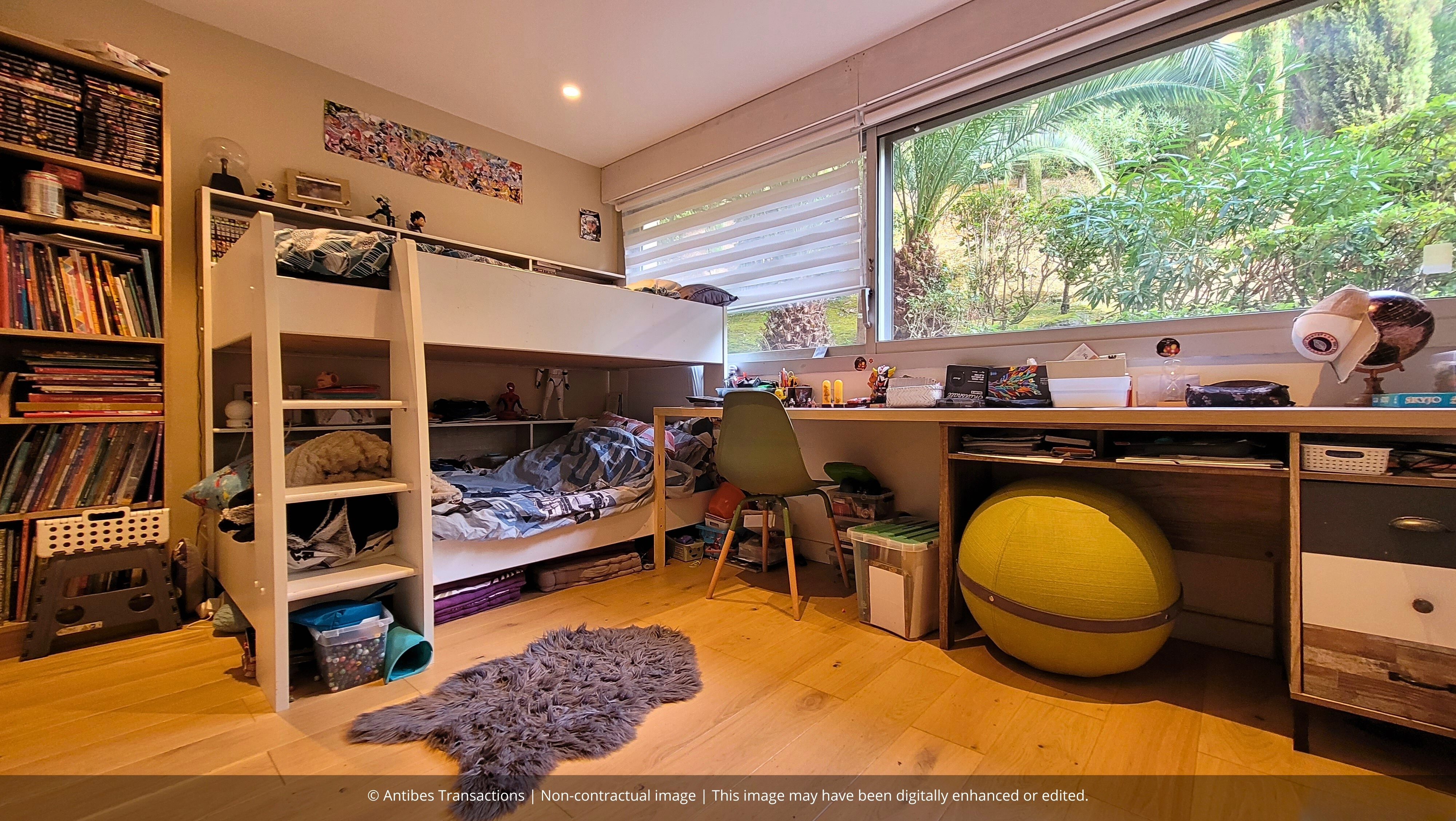 Bedroom of over 13 m²