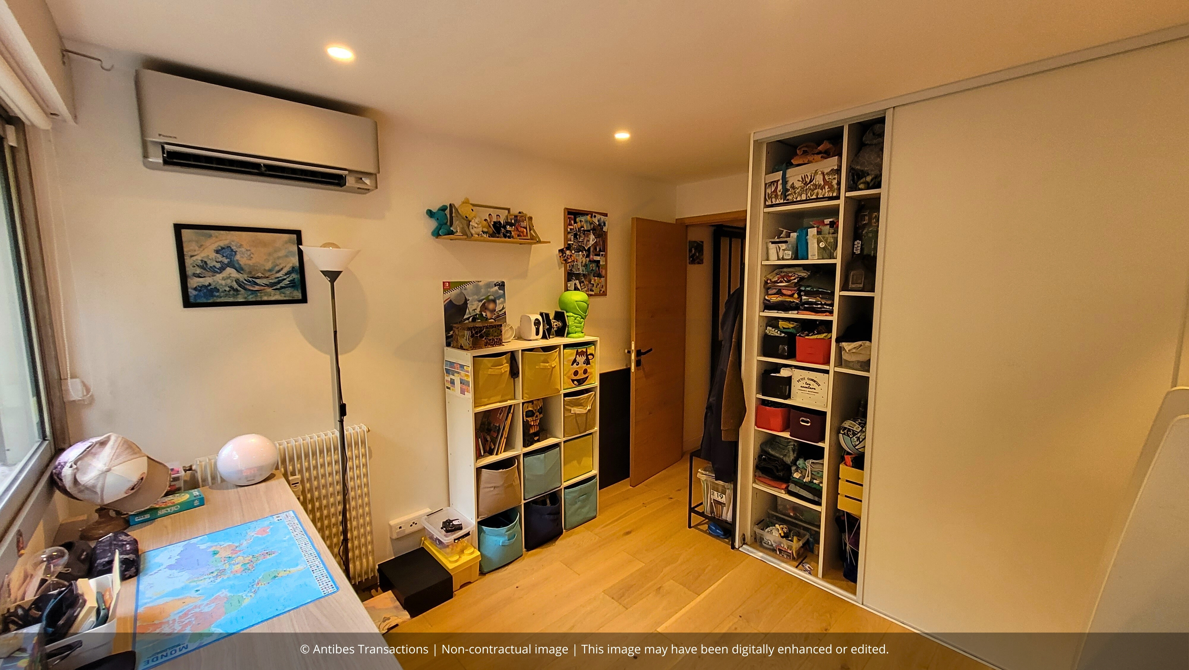 Bedroom of over 13 m²
