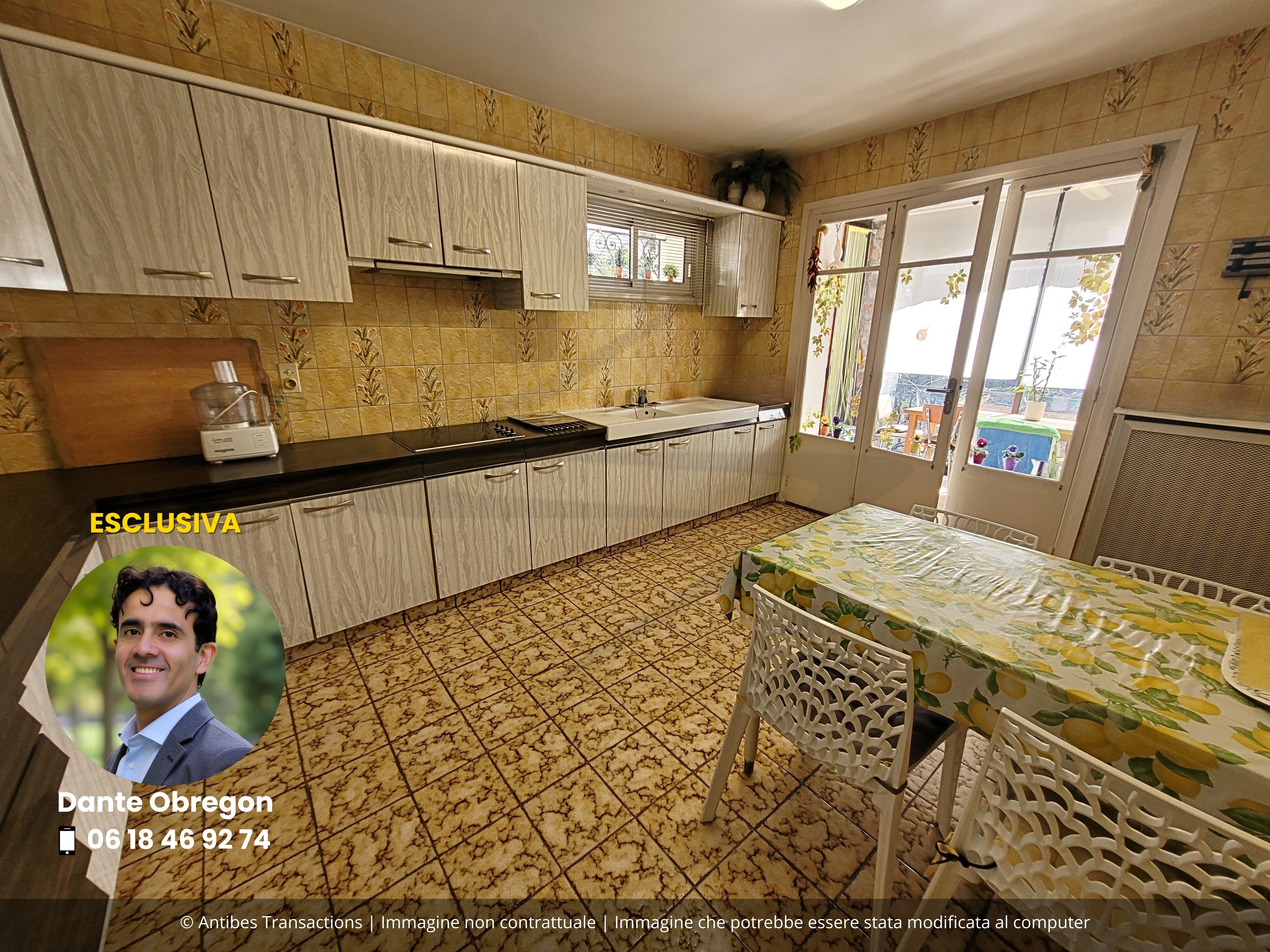 vista della cucina al piano terra