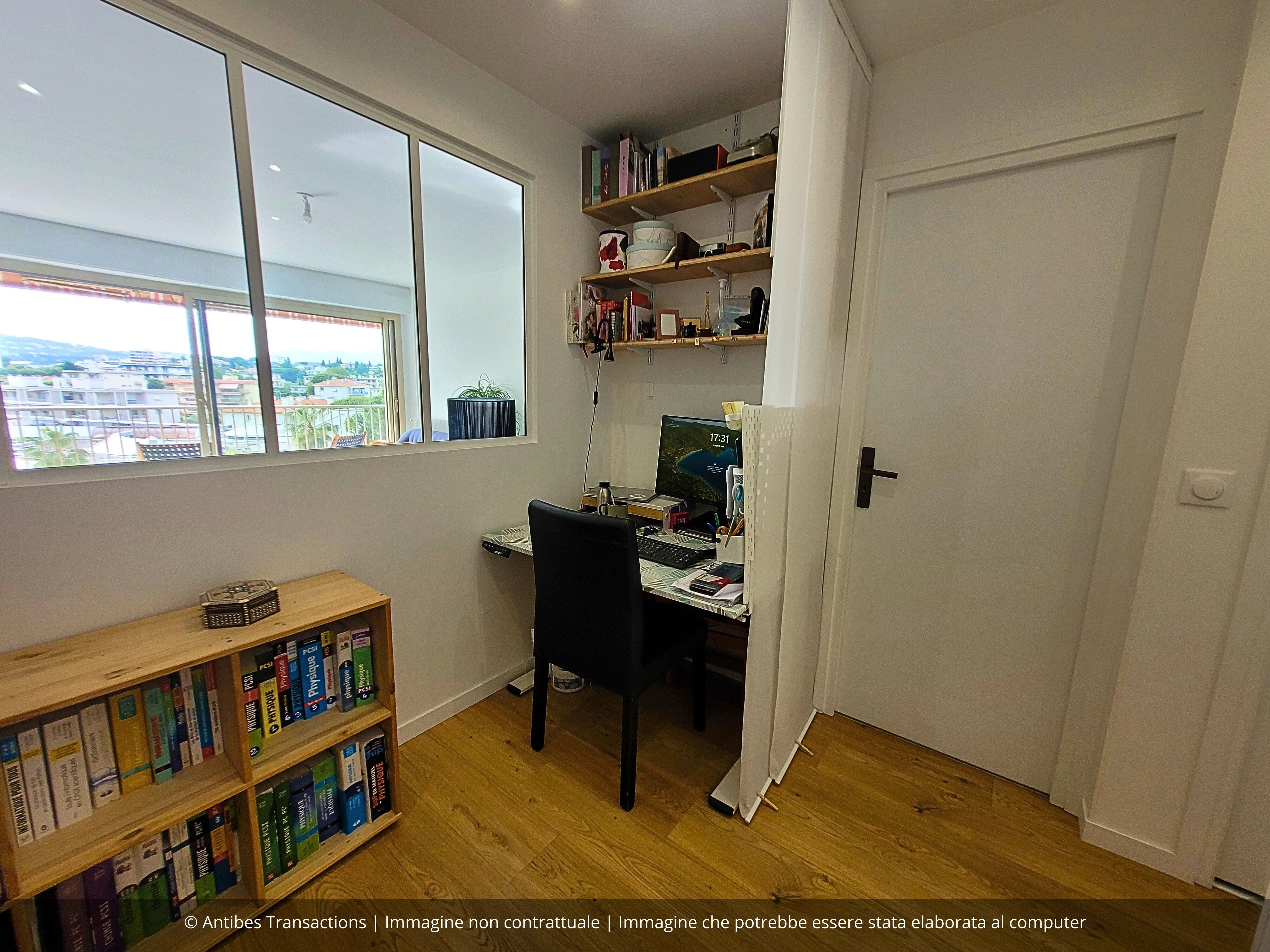 Vista dello spazio ufficio dell'appartamento