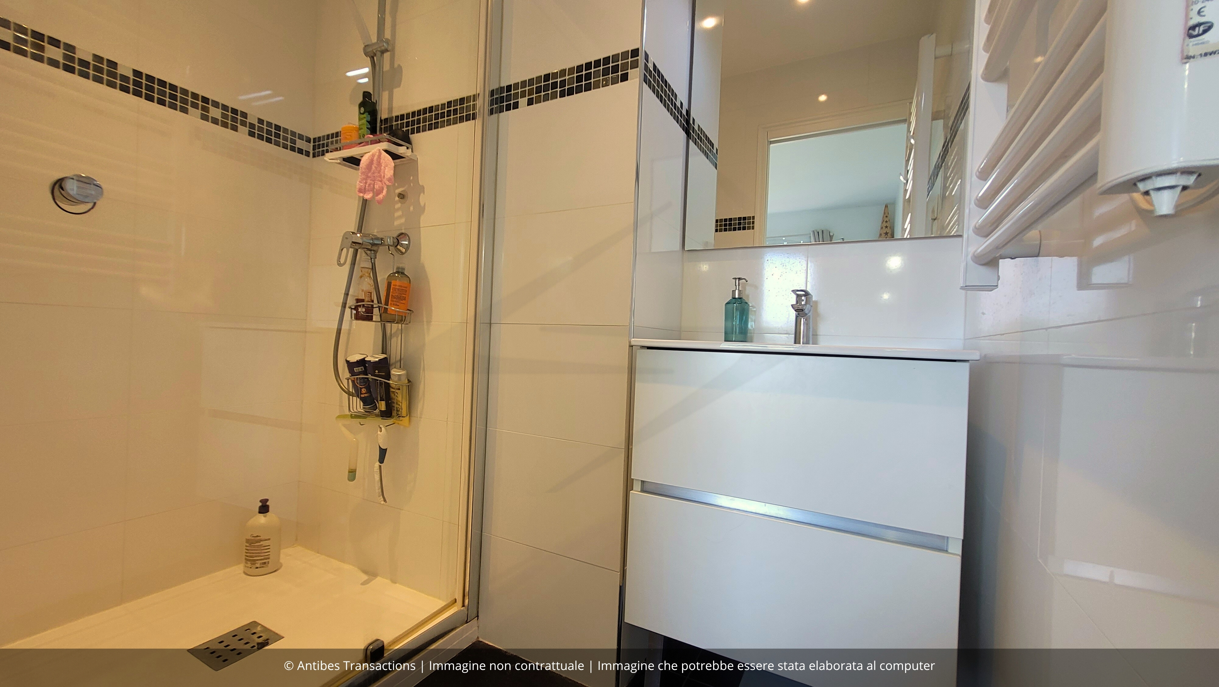 vista del bagno privato della camera matrimoniale
