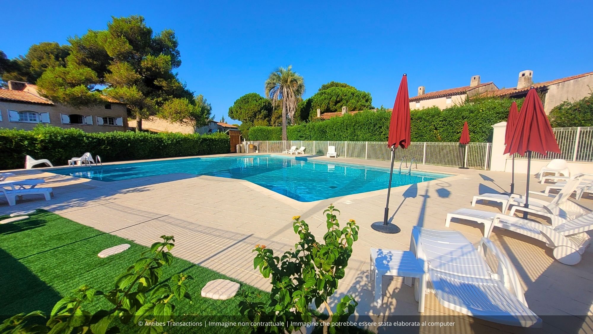Vista di una delle piscine del residence