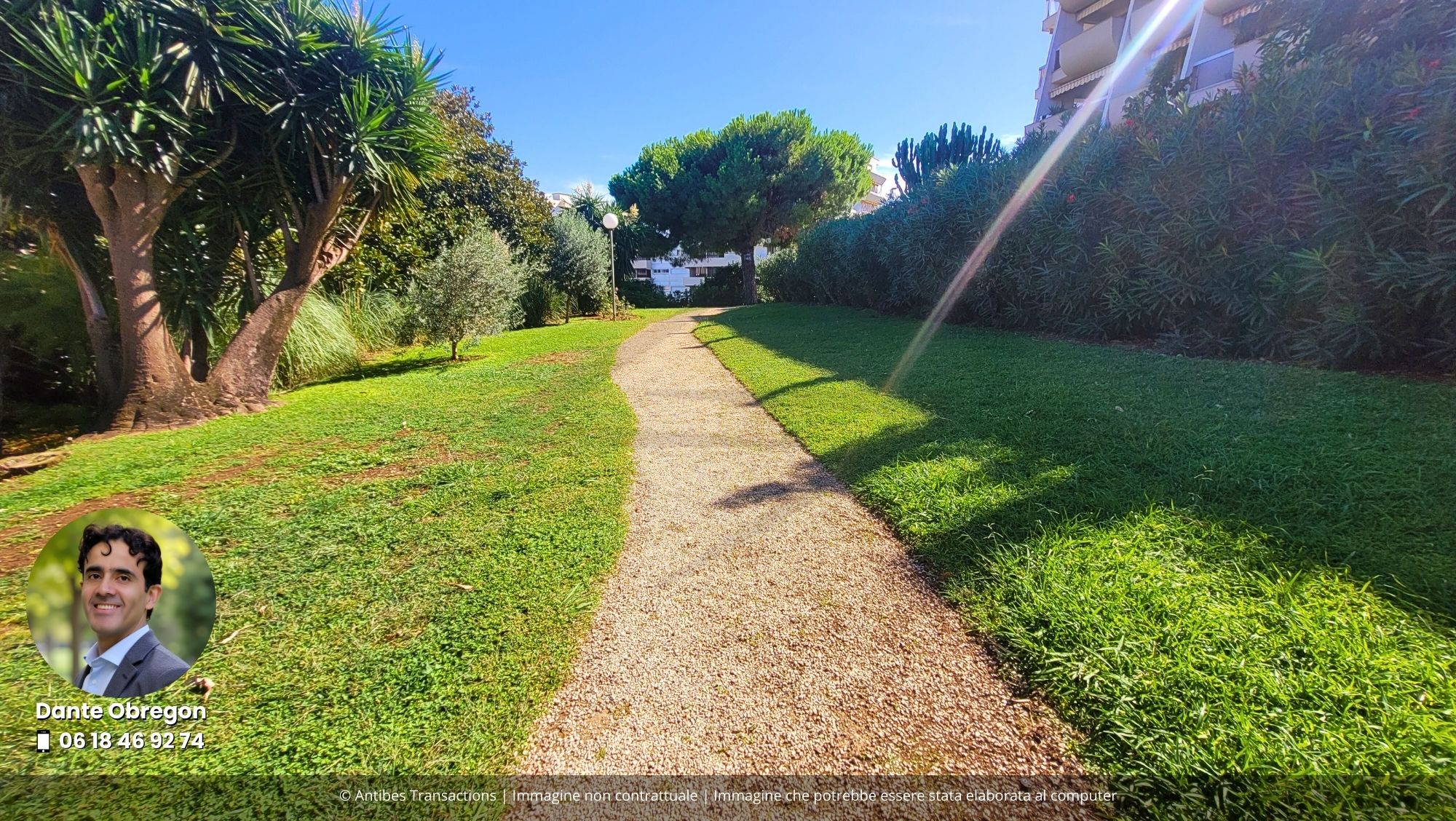 Percorso nel giardino del residence