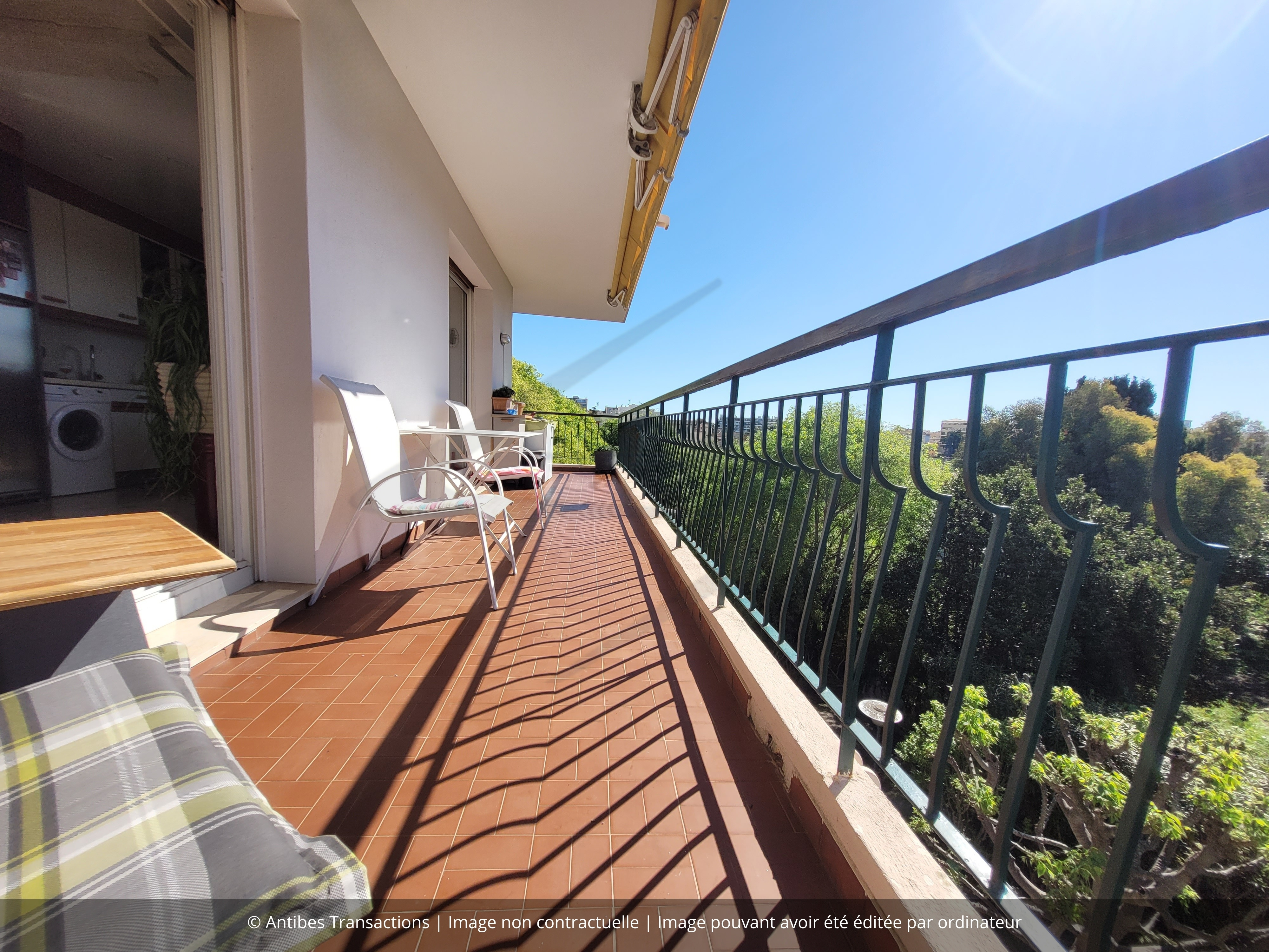 Vue du balcon d'angle de l'appartement