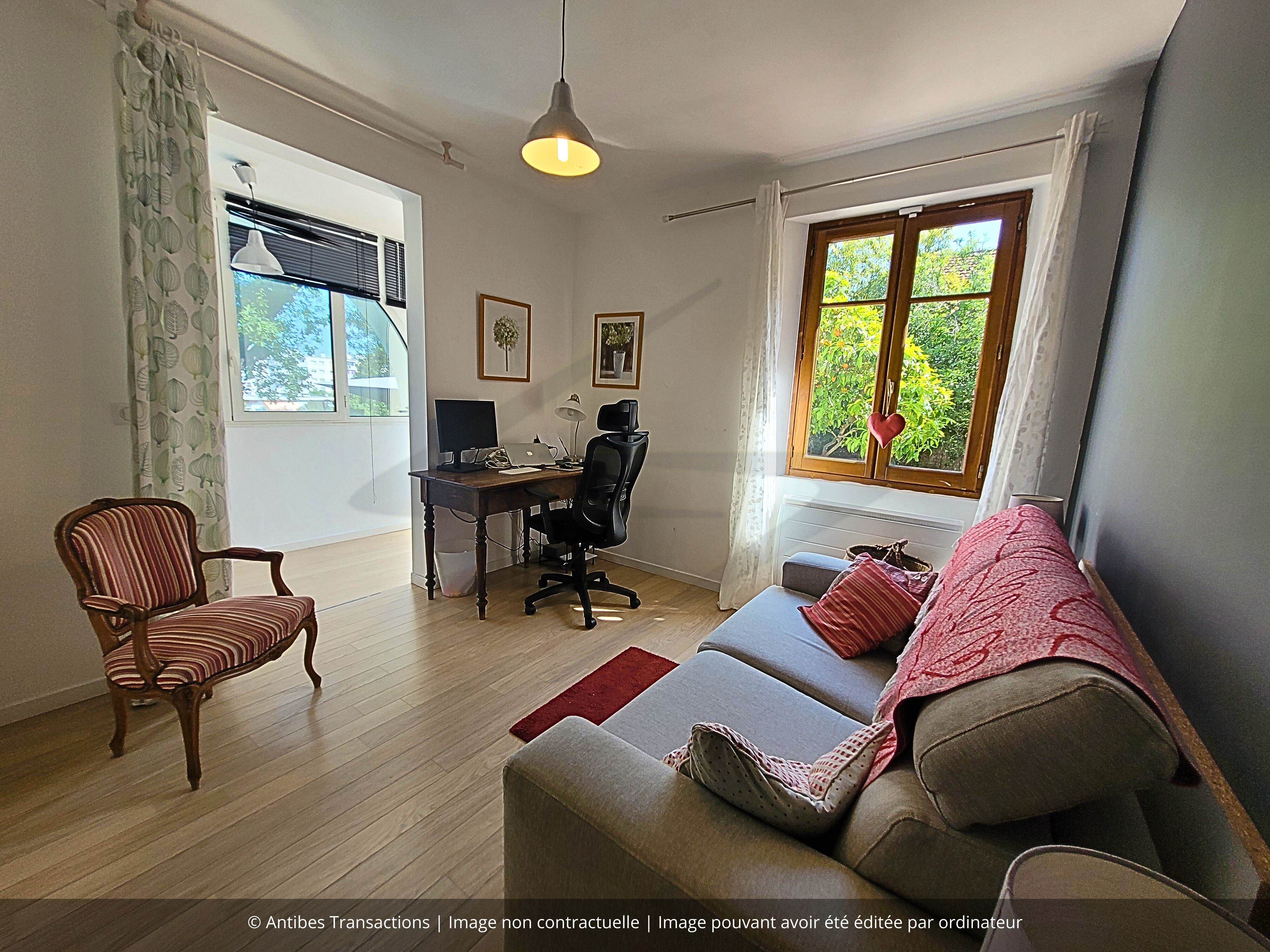 vue d'une des trois chambres au niveau inférieur