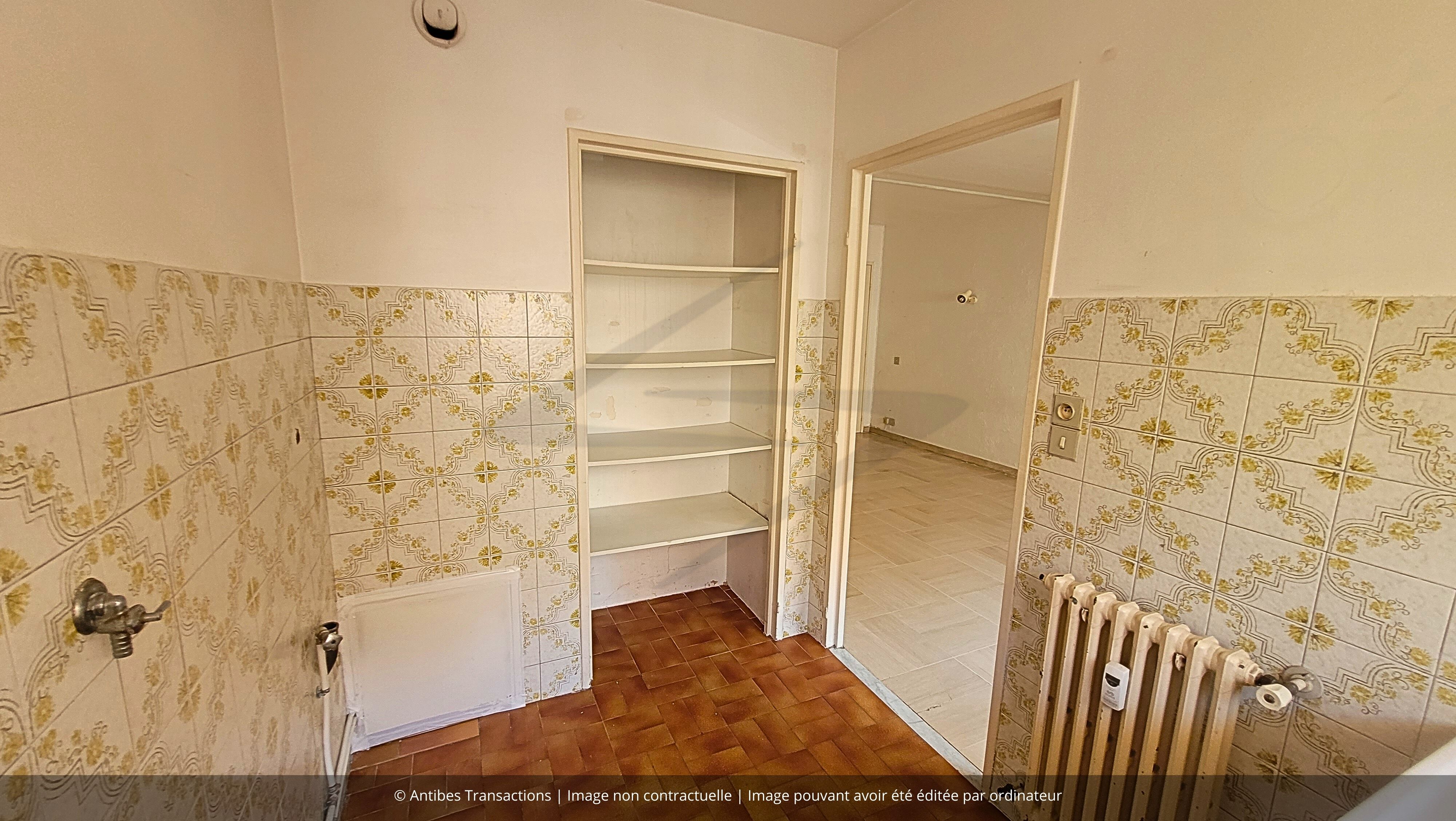 Vue de la cuisine de l'appartement