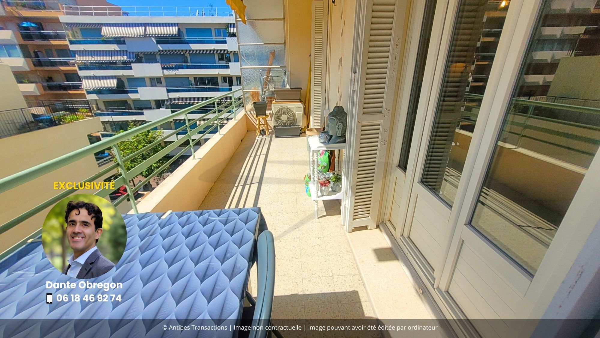 Vue du balcon desservant le séjour