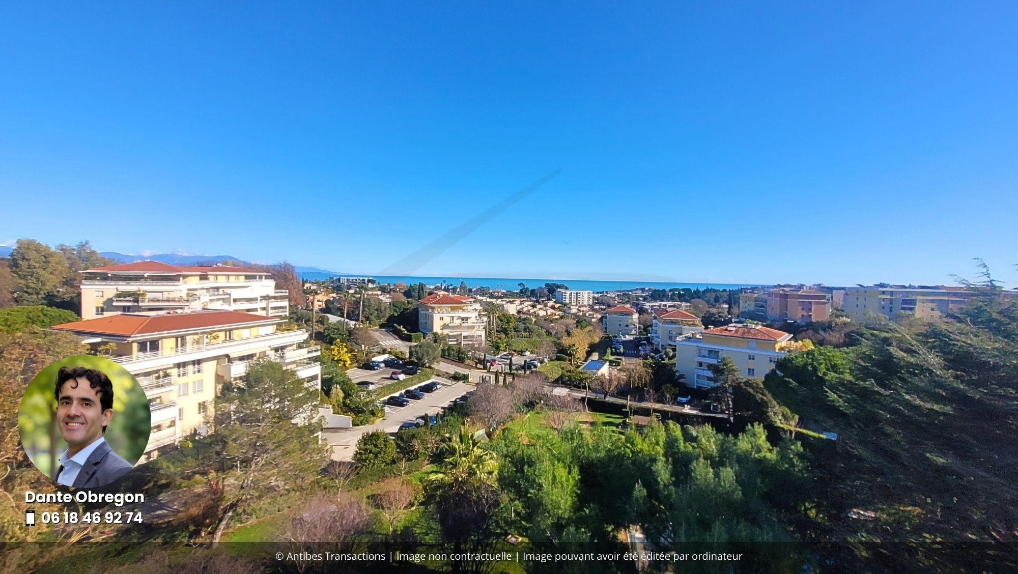 Vue dégagée depuis le balcon desservant le séjour