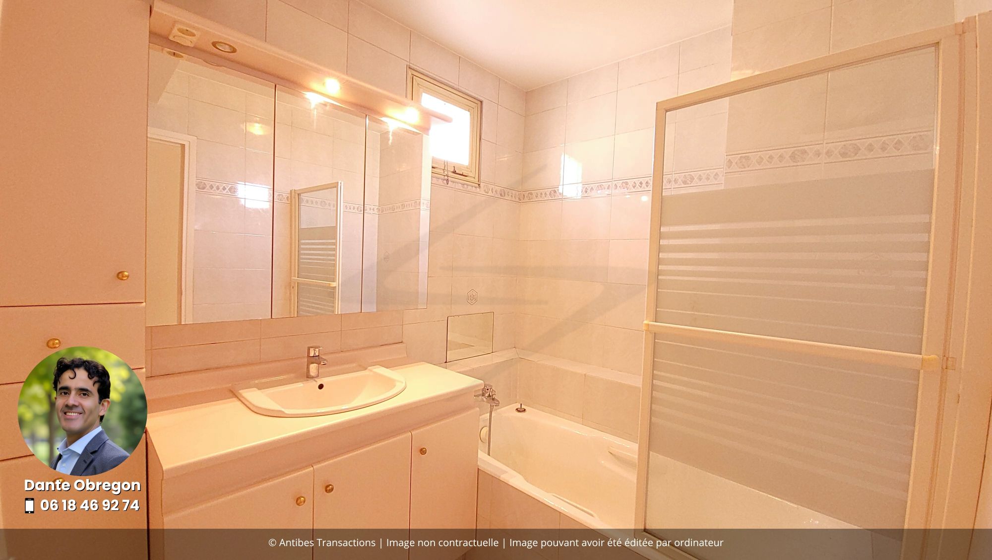 Vue de la salle de bains